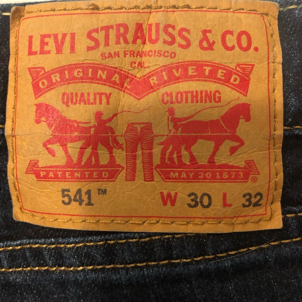 Levi Strauss Style 541 Men’s Jeans in Dark Wash